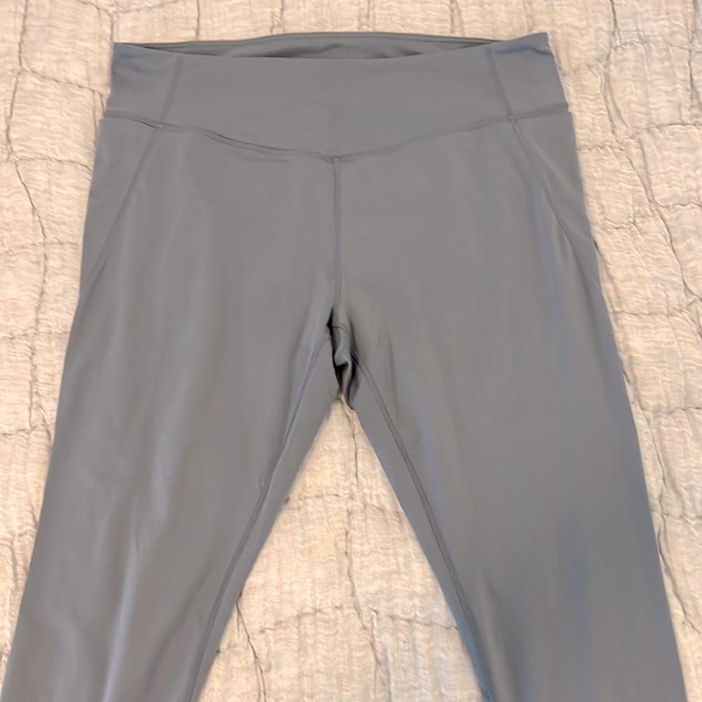 Zella 3/4 length gray leggings, size 2XL - Picture 2 of 5